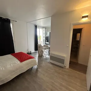  Appartement Tres Lumineux Et Equipee En Pleine Avenue !